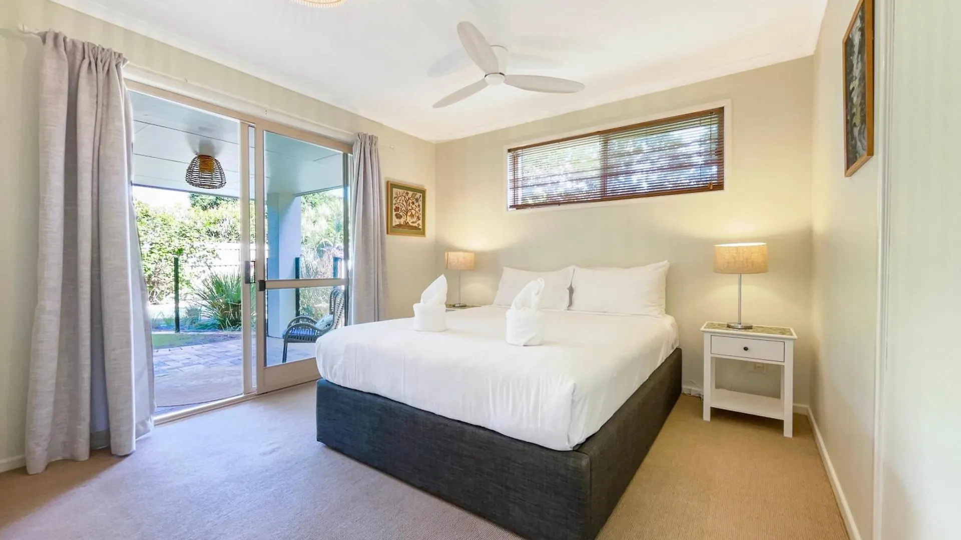 Bokarina Beach House - Family & Pet Friendly Kawana Waters