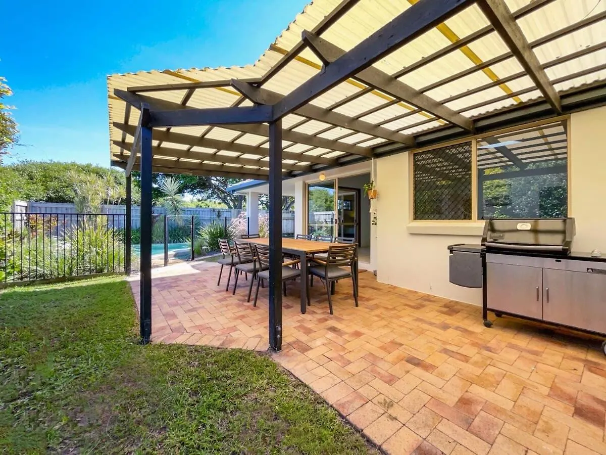 Bokarina Beach House - Family & Pet Friendly Kawana Waters 0*,