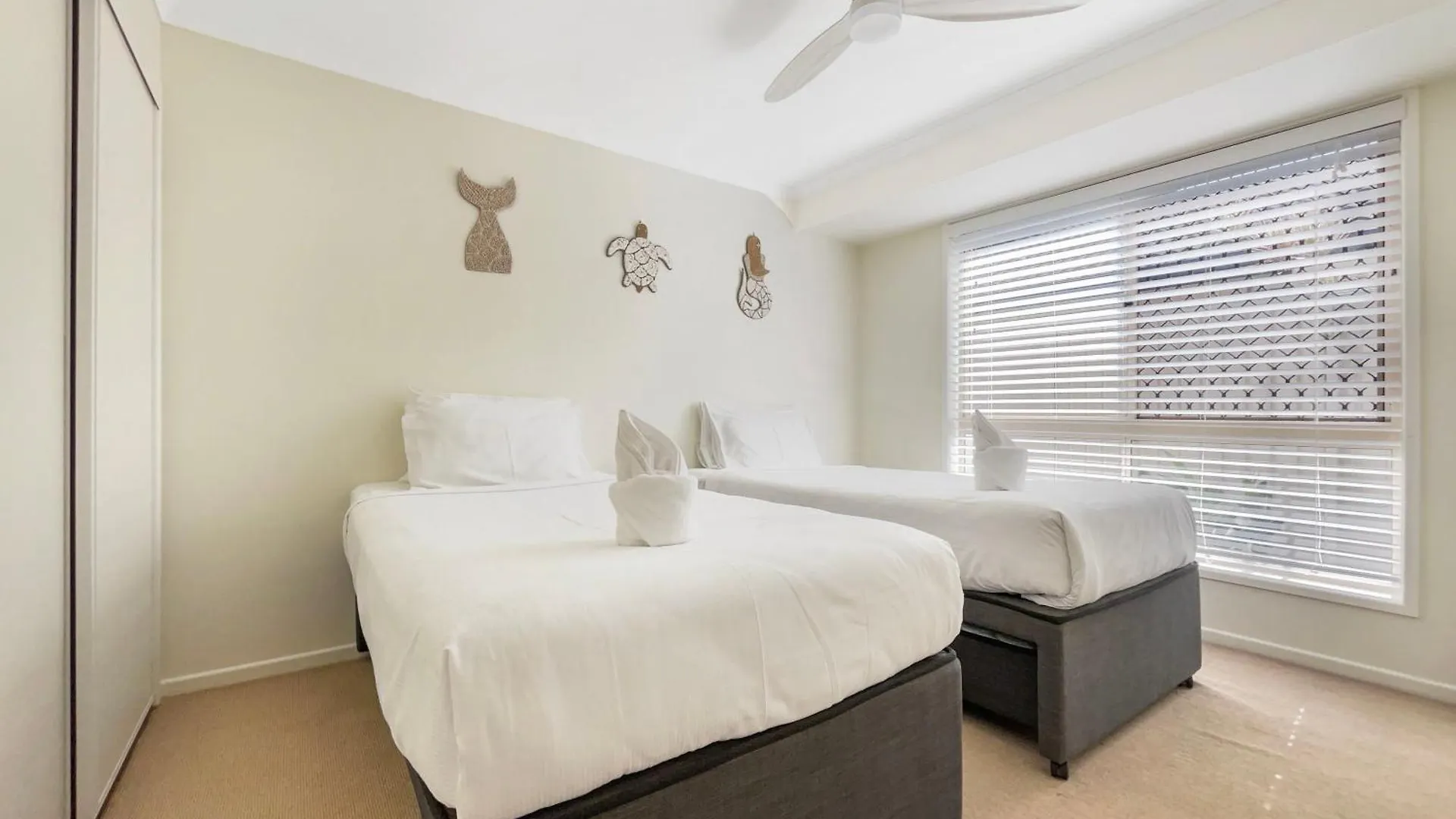 Holiday home Bokarina Beach House - Family & Pet Friendly Kawana Waters Australia