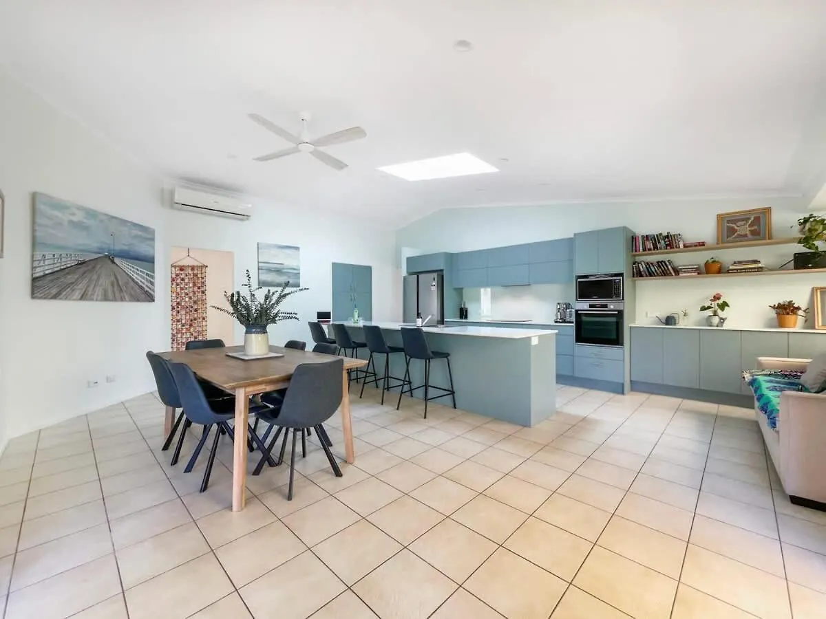 Hébergement de vacances Bokarina Beach House - Family & Pet Friendly Kawana Waters Australie