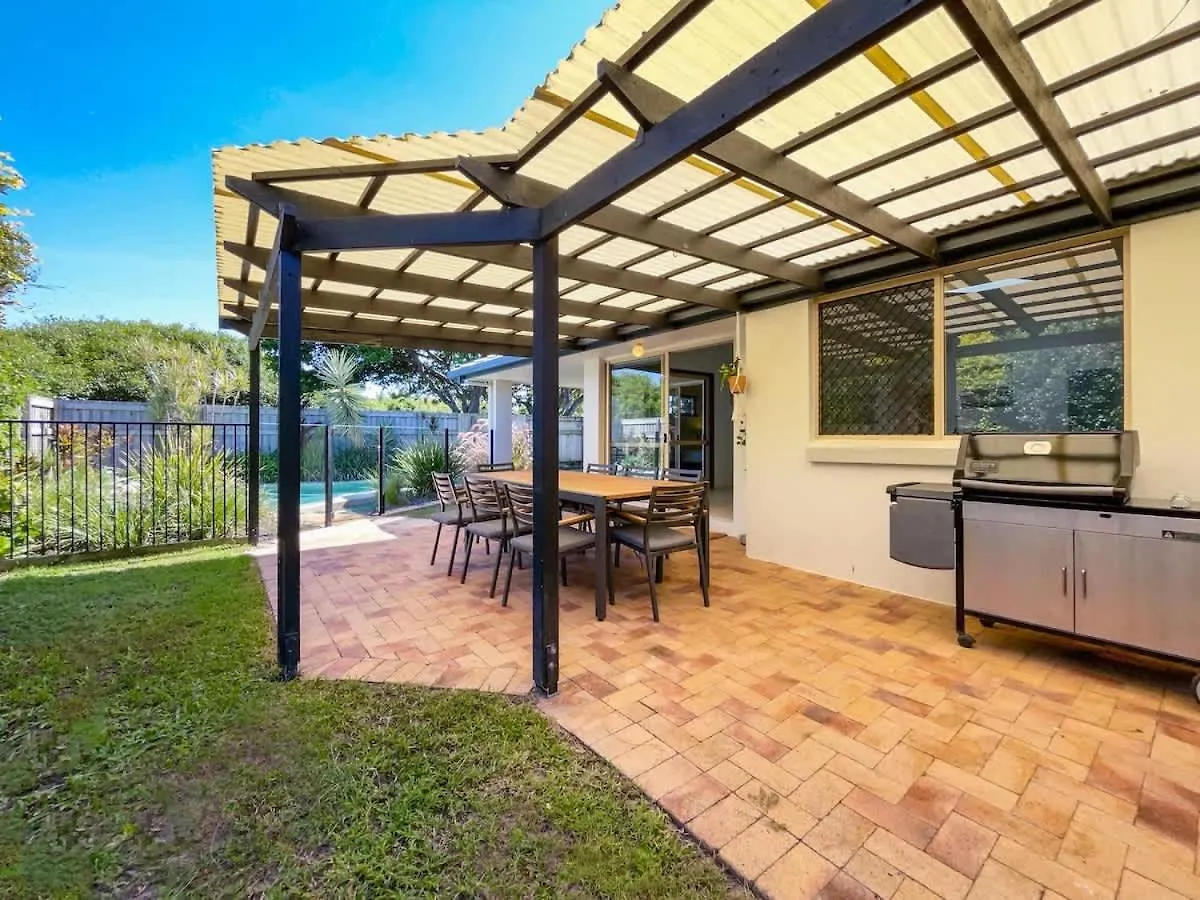 Bokarina Beach House - Family & Pet Friendly Kawana Waters 0*,